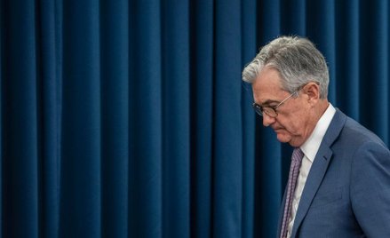 Fed obiecuje trzymać stopy blisko zera