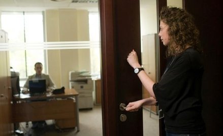 Kto reprezentuje urząd gminy w sprawach pracowniczych?