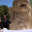 Październik 2017. Odsłonięcie zrekonstruowanego posągu lwa ze świątyni bogini Allat. Odkryty przez P