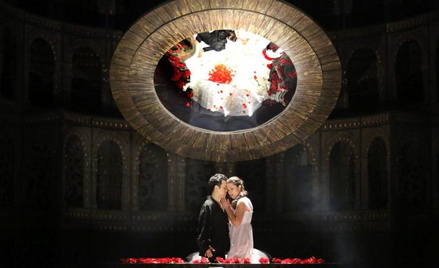 Ewelina Szybilska (Julia) i Sang-Jun Lee (Romeo)