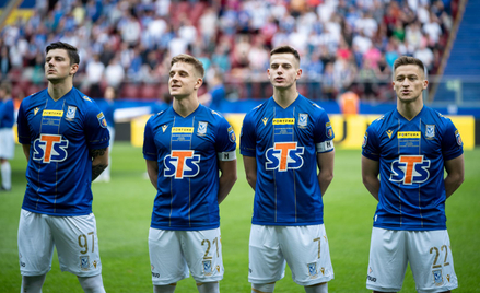 Lech przegrał z Rakowem w finale Pucharu Polski (na zdjęciu). W ekstraklasie to poznaniacy trzymają 