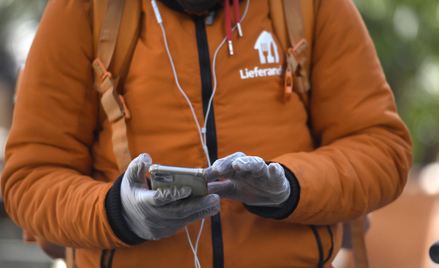 Słowacja sprawdzi lokalizacje telefonów osób w kwarantannie