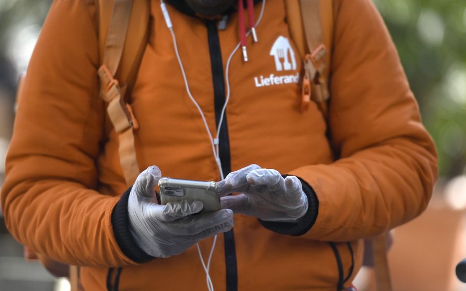 Słowacja sprawdzi lokalizacje telefonów osób w kwarantannie