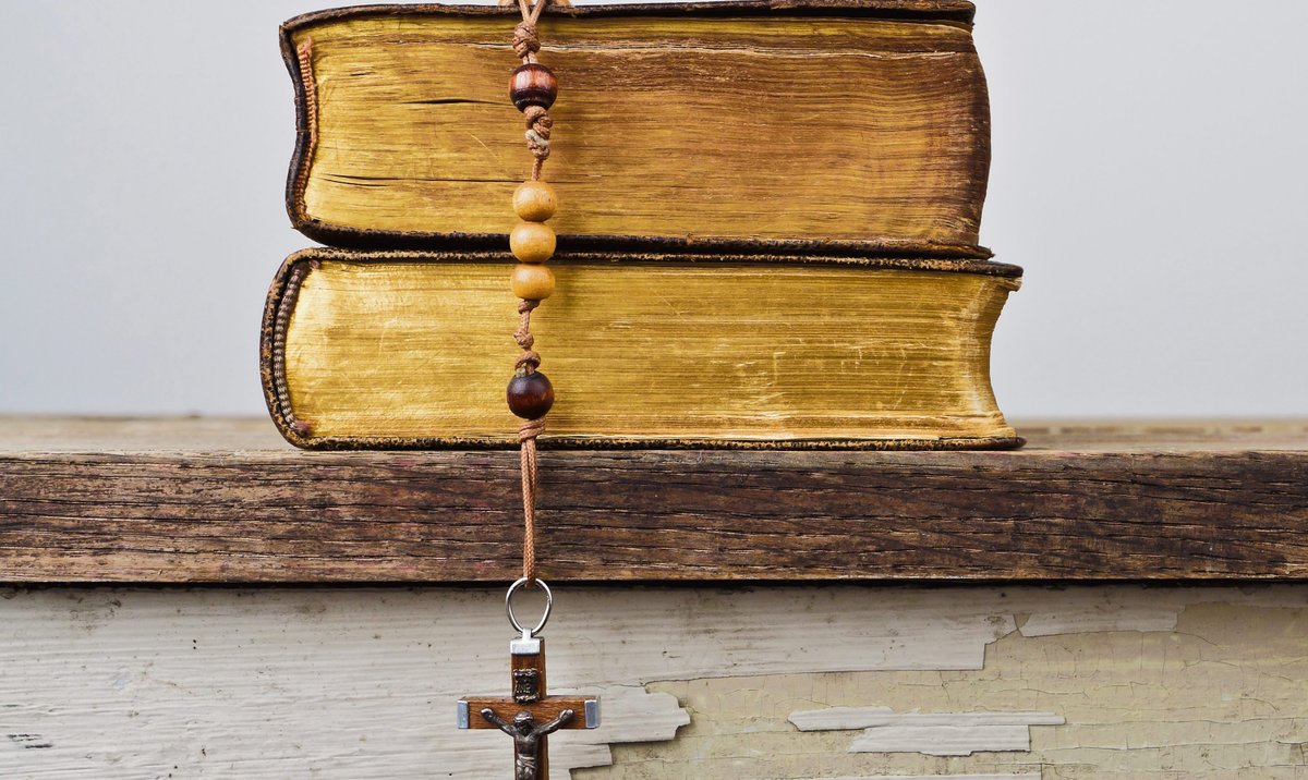 Nadużycia we wspólnocie kościelnej pod Warszawą, do których dochodziło przy wieloletniej bierności władz duchownych