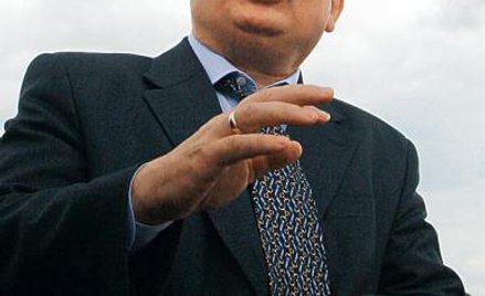 Lech Kaczyński sprawdza, ile wolno ministrom