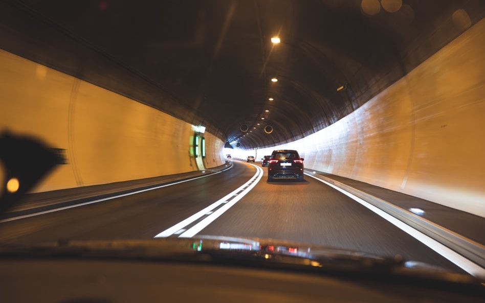Tunel drogowy Świętego Gotarda w Szwajcarii zostanie zamknięty na 12 nocy między 10 a 27 sierpnia