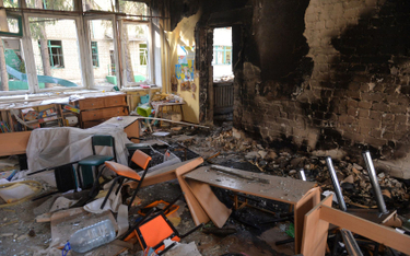 Wojna Rosji z Ukrainą. Zbombardowana szkoła w Charkowie