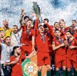 Portugalczycy z trofeum za zwycięstwo w pierwszej edycji Ligi Narodów. W ubiegłorocznym finale w Por
