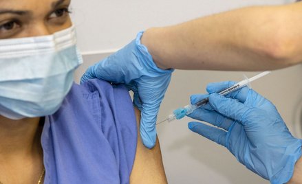 Koronawirus. Czesi wykorzystają szczepionki Pfizera w ponad 100 procentach