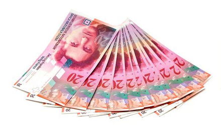 Kredyty mieszkaniowe we frankach: wyrok w sprawie pozwu zbiorowego klientów BRE Banku odroczony