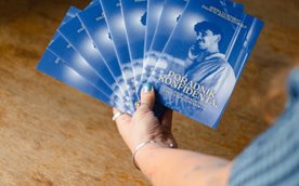 Publikacja ma wyjaśniać, jak każdy mieszkaniec może włączyć się w walkę z hałasem w Warszawie