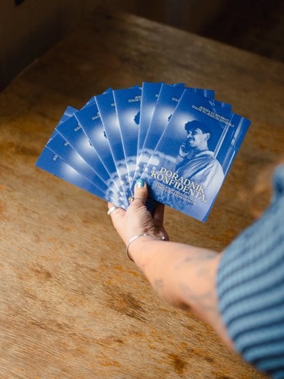 Publikacja ma wyjaśniać, jak każdy mieszkaniec może włączyć się w walkę z hałasem w Warszawie