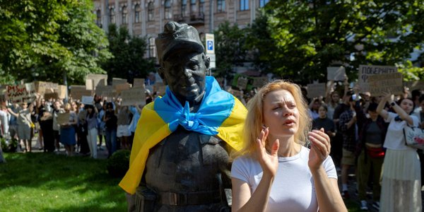 Wołodymyr Zełenski odwołał najlepszego ministra, bo był zbyt popularny. Protesty w kraju
