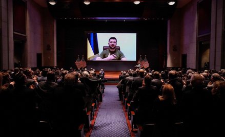 Wołodymyr Zełenski odwoływał się do kluczowych wydarzeń amerykańskiej historii, jak atak na Pearl Ha