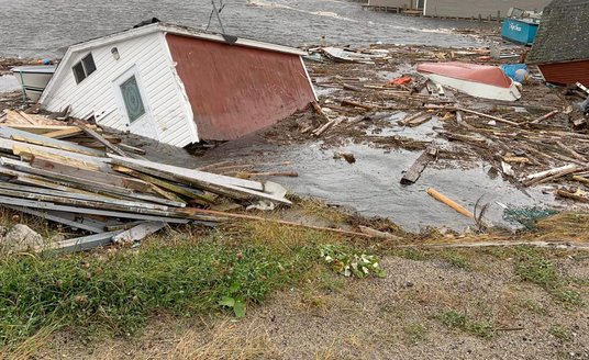 ...czy huragany pustoszące wybrzeża to jedne z wielu efektów zmian klimatycznych, do których przyczy