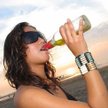 W Hiszpanii można opalać się topless ale za picie alkoholu na plaży można zapłacić wysoki mandat.