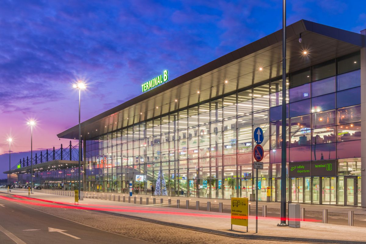 Katowice Airport: 2,3 Miliona Podróżnych W 2021 Roku, Ponad Połowa ...