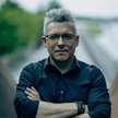 Rafał Kosik nie pierwszy raz sięga po konwencję dystopijnego science fiction. Ma na koncie już czter