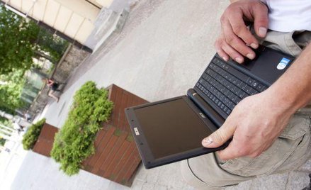 Przybywa mobilnych internautów