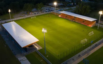 Klub nie ma pełnej swobody w kwestii stałego wywieszania banerów i flag na stadionie