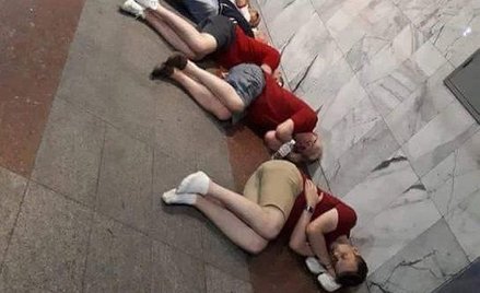 W Kijowie podniesione ceny, kibice spali na dworcu