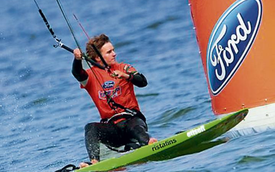 Kitesurferzy potrzebują mocnego wiatru, na Bałtyku wiało trochę za słabo