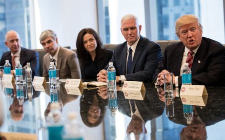 Prezesi największych amerykańskich spółek na spotkaniu z Donaldem Trumpem