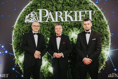 W środku: Maciej Trybuchowski, prezes KDPW