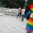 Organizacje LGBT od lat zabiegają o ustawę o związkach partnerskich. Na zdjęciu manifestacja przed S