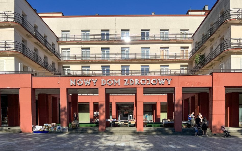 Nowy Dom Zdrojowy - modernistyczne sanatorium w Krynicy-Zdroju.