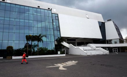 Bezdomni w Pałacu Festiwalowym w Cannes