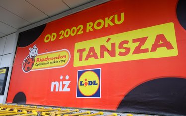 Dyskonty Lidl i Biedronka obok siebie przy ul. Planetarnej w Zalasewie