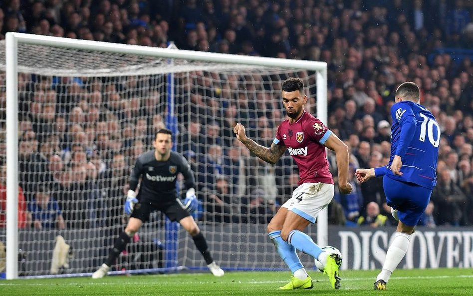 Premier League: Hazard-Fabiański 2:0. Chelsea na podium