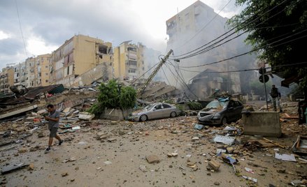 Przedmieścia Bejrutu po izraelskim ataku powietrznym