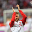 Jakub Błaszczykowski dziękuje kibicom podczas towarzyskiego meczu z Niemcami
