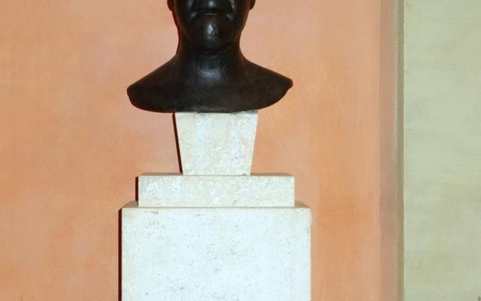 Popiersie Zygmunta Freuda w arkadach