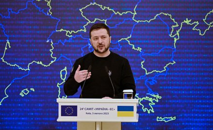 Wołodymyr Zełenski (na zdjęciu) po spotkaniu z liderami UE w Kijowie mówił, że jeśli podróżuje, to p