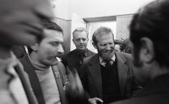 Strajk chłopski w budynku Domu Kolejarza w Rzeszowie, styczeń 1981 r. Na zdjęciu: protestujących rol