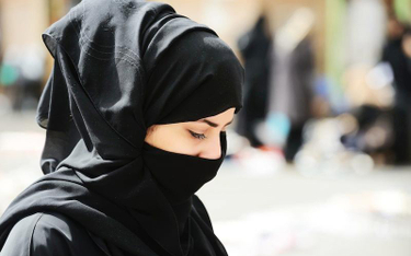 Kanada: muzułmanki nie mogą nosić burek, aby móc skorzystać z usług publicznych