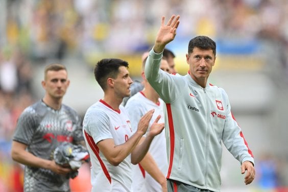 Kapitan reprezentacji Polski Robert Lewandowski po przegranym 0:2 towarzyskim meczu z Ukrainą