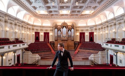 Klaus Mäkelä w sali Royal Concertgebouw Orchestra w Amsterdamie