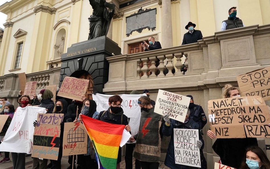 Ziobro polecił prokuratorom objęcie nadzorem postępowań ws. protestów w kościołach