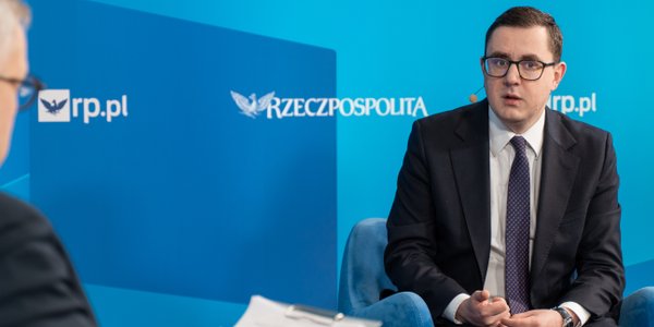 Miłosz Motyka: dzięki maksymalnym cenom paliw Polacy zaoszczędzili trzy miliardy złotych