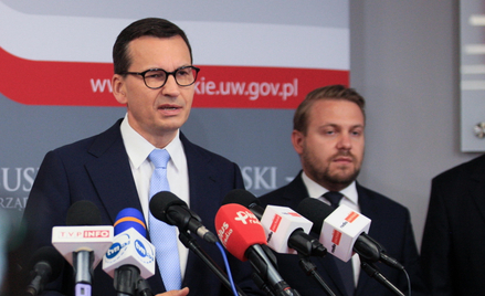 Premier Mateusz Morawiecki oraz wiceminister klimatu i środowiska Jacek Ozdoba
