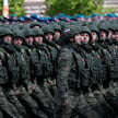 Rosyjscy żołnierze w czasie Parady Zwycięstwa w Moskwie