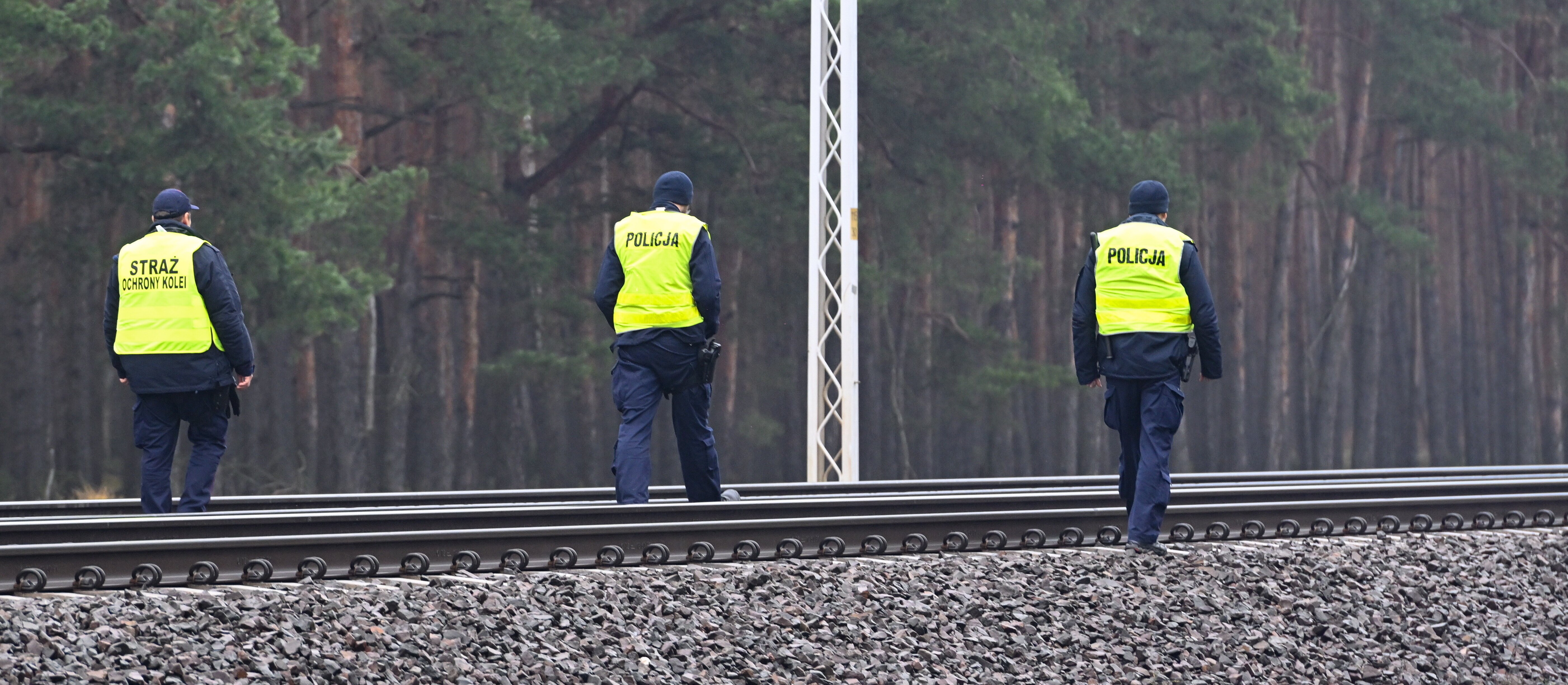 Sondaż: Niejednoznaczna ocena działań państwa po dywersji na torach