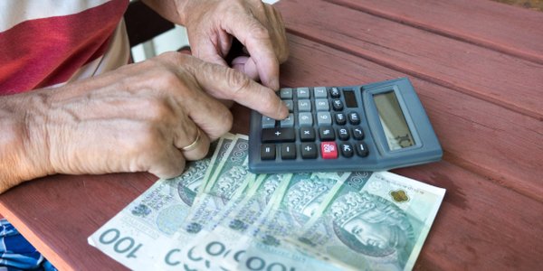 Podatki i opłaty w górę od 2027 roku. Po kieszeniach dostaną m.in. właściciele domów i mieszkań