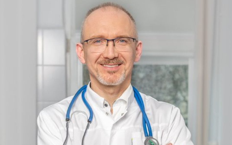 Prof. Piotr Dąbrowiecki, alergolog z Kliniki Chorób Wewnętrznych, Infekcyjnych i Alergologii Wojskow