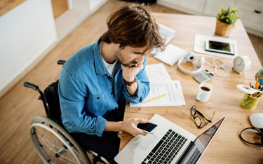 Ulga rehabilitacyjna: odliczenie wydatków na laptopa dla osób niepełnosprawnych