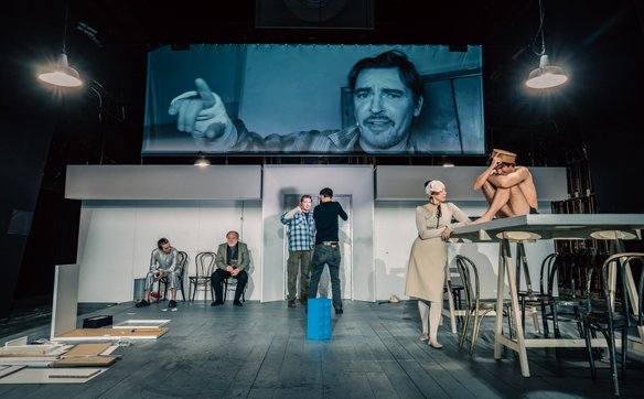 „Piramida zwierząt” Starego Teatru z Krakowa - spektakl wciąż aktualny